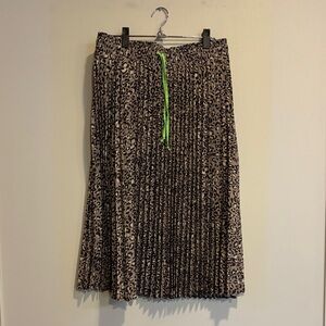 Wild Fable leopard print skirt Large